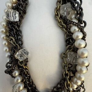 Elegant Pearl and Chain Necklace